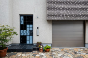 Comment bien choisir une porte de garage ?