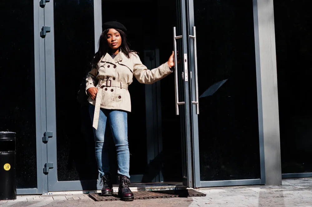 porte pivotante intérieure